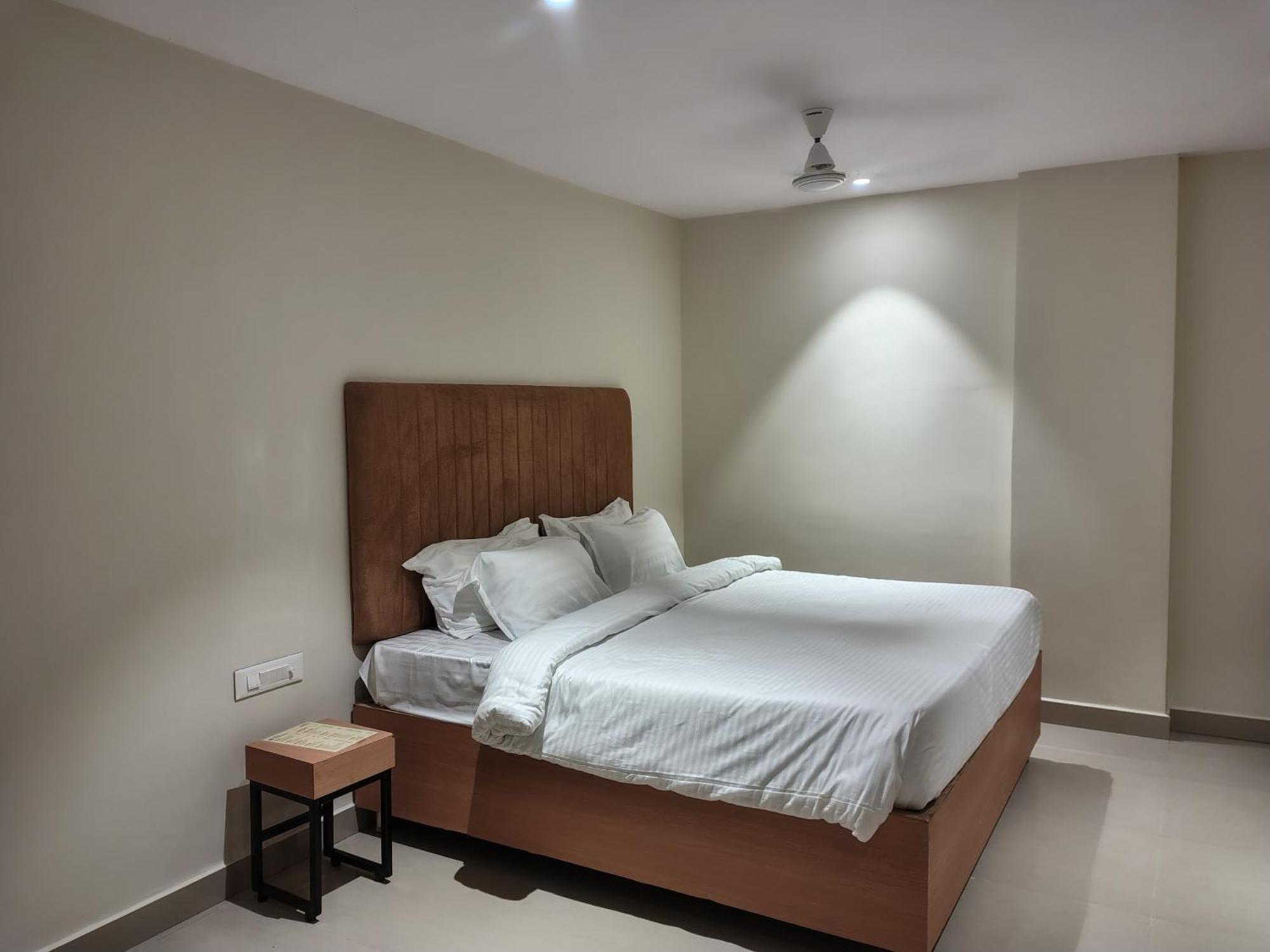 Vizianagaram Hotel Blueearth מראה חיצוני תמונה